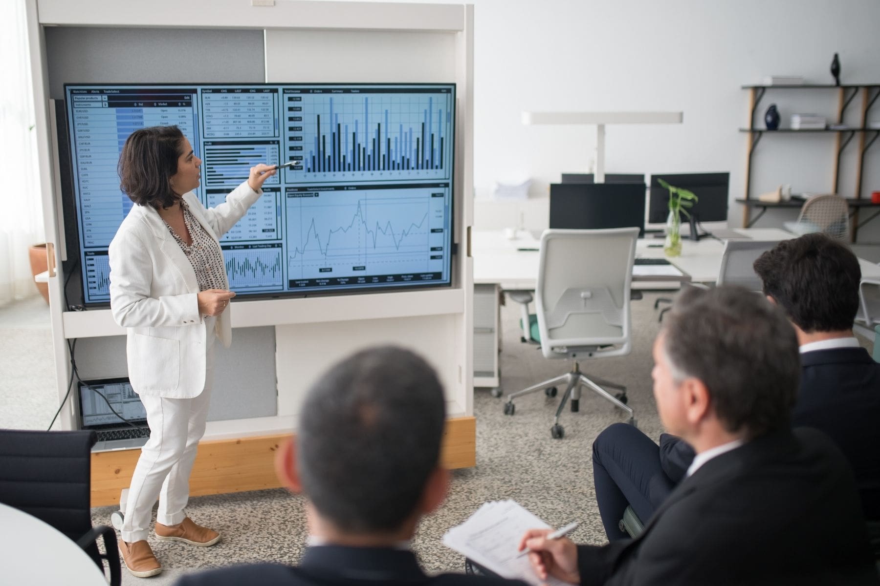 Women-leading-presentation